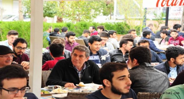 Çalkaya 16 Nisan’ı gençlerle konuşuyor