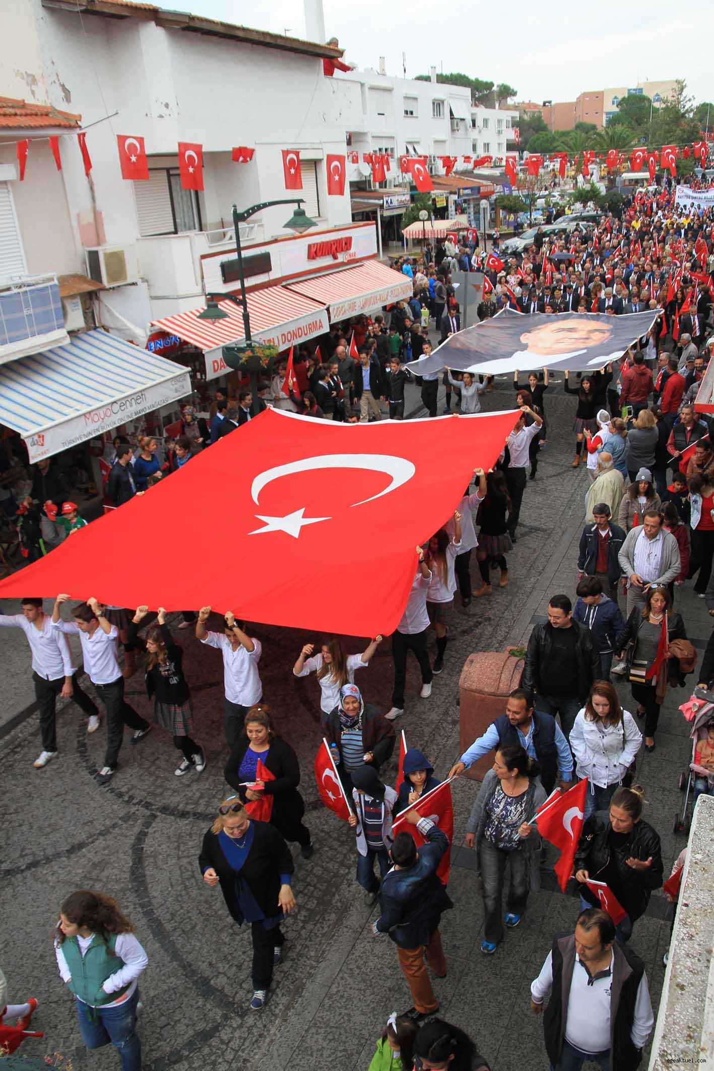 Çeşme, 'Cumhuriyet Ateşi' ile aydınlanacak
