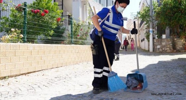 Çeşme’de temizlik seferberliği! Başkan Oran; “Sezona hazırız”