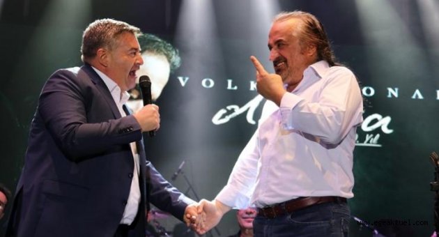 Çeşme’nin Kurtuluşu’nun 97. yılı coşkuyla kutlandı!