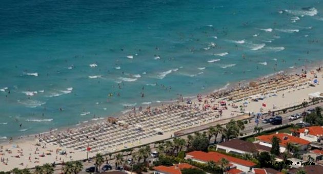 Çeşme'de bayram sonrası da doluluk sürüyor