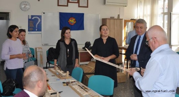Çeşmeli öğretmenler model uçak eğitimi aldı