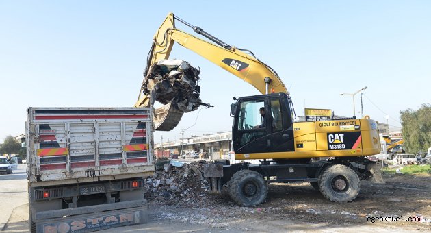 Çevre Kirliliği Yaratan Hurda Araçlar Kaldırıldı
