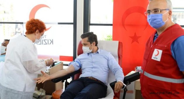 CHP İzmir bu kez semt pazarlarından seslendi!