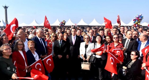 CHP İzmir’den Cumhuriyet bayramı kutlaması