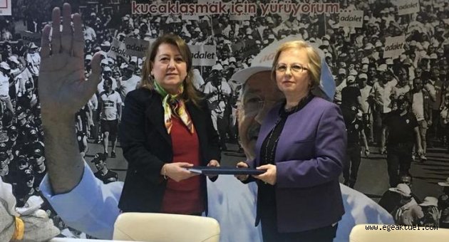 CHP İzmir İl Kadın Kolları'nda devir teslimi