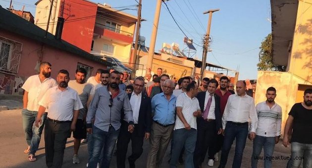 CHP İzmir mahallelerde dert dinliyor
