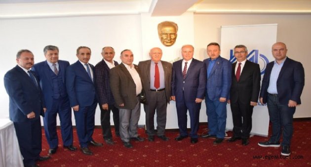 CHP İzmir Milletvekillerinden yoğun ‘hayır’ mesaisi