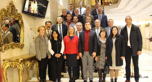 CHP İzmir'de kongre öncesi önemli zirve! Başkanlar arasında çarşaf/blok liste krizi