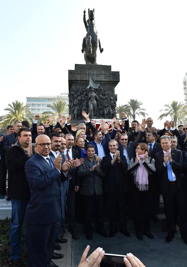 CHP İzmir'de, Yüksel Dönemi Başladı
