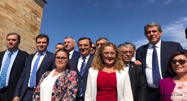 CHP İzmir'in başkanları 95'inci kuruluş yıldönümü için Ankara'ya gitti