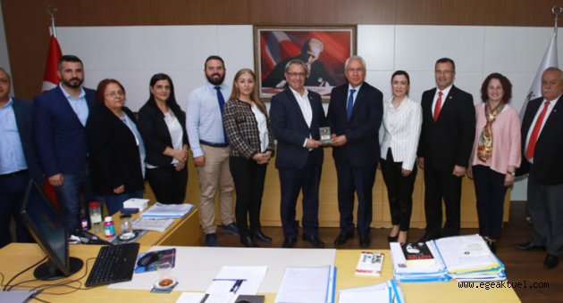 CHP Karabağlar İlçe Başkanlığı’ndan Selvitopu’na tebrik ziyareti