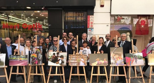 CHP Karşıyaka'dan 'Cumhuriyet Çocukları' fotoğraf sergisi