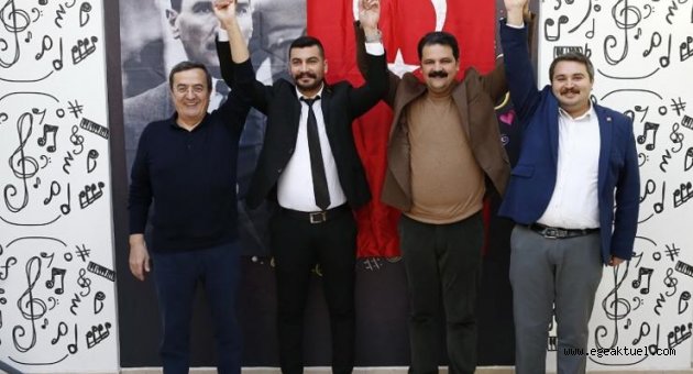 CHP Konak Gençlerinden Dayanışma ve Veda Kahvaltısı