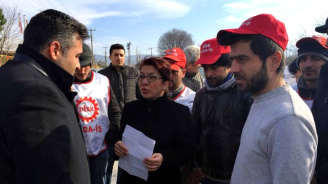 CHP Milletvekili Biçer: Turgutlu'da Tavuk İşletmesi 90 Çalışanı İşten Çıkardı