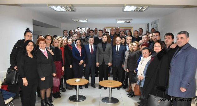 CHP Narlıdere İlçe örgütü Deniz Yücel’i ziyaret etti