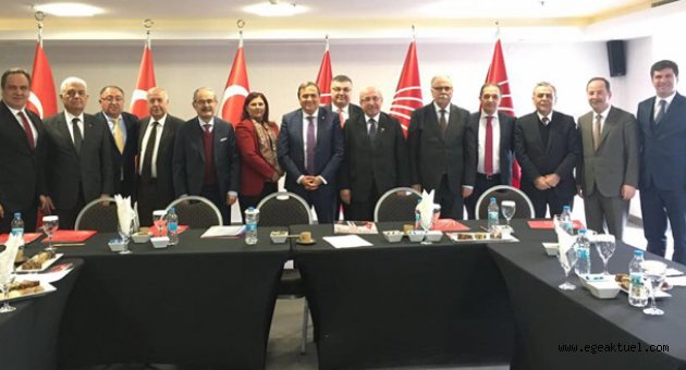 CHP'de başkanlarla referandum zirvesi: Kocaoğlu da katıldı