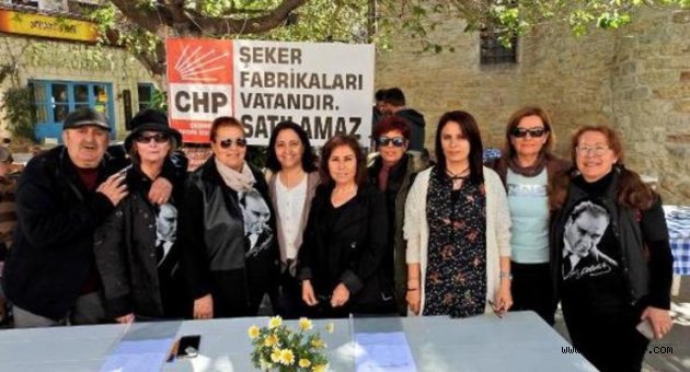 CHP'li kadınlardan Çeşme'de iki imza kampanyası birden