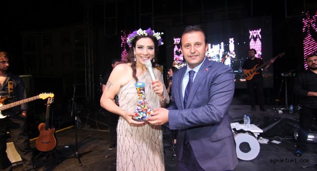 Çiçek Festivali Toplu Açılışla Son Buldu