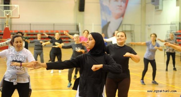 Çiğli Belediyesi’nden kadınlara ücretsiz zumba kursu