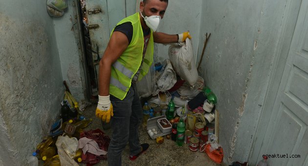 Çiğli Belediyesi Zabıta Ekiplerinden Çöp Ev Operasyonu