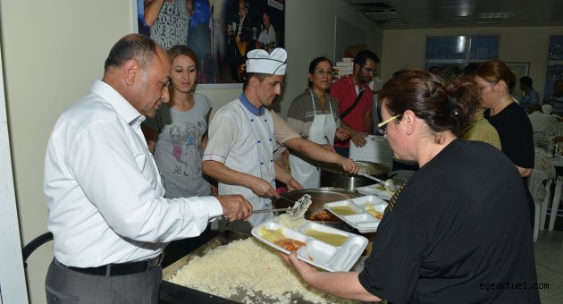  Çiğli’de İftar Sofraları Kurulmaya Hazır