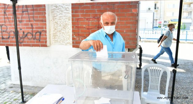 Çiğli’de vatandaş sandığa gidiyor