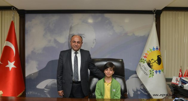 Çiğli'de küçük başkan makama oturdu