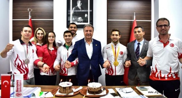Cimnastikte ilk altın madalyayı kazandırdı, ilk ziyaretini Başkan İduğ’a yaptı