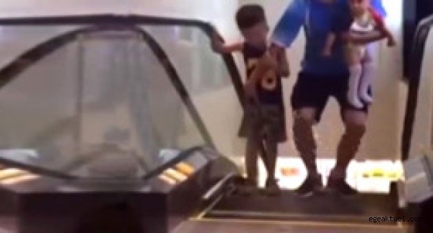 Çin'deki Yürüyen Merdiven Kazası Halkı Korkuttu