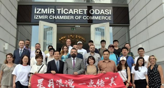 Çin'in ünlü isimleri İZTO’yu ziyaret etti