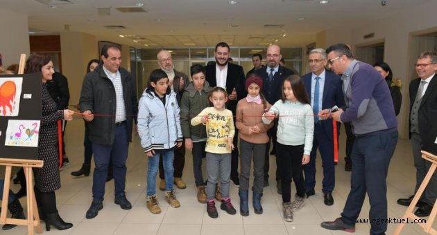 "Çocukların Gözünden Çiğli Belediyespor" isimli sergiye yoğun ilgi