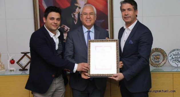 Coğrafi İşaret Belgesi Karabağlar Belediyesi'ne teslim edildi