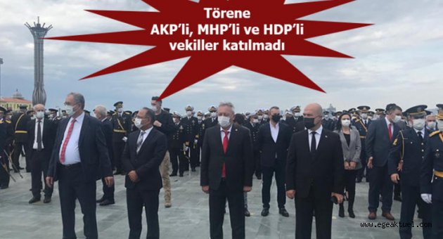 Cumhuriyet Bayramı kutlamaları çelenk töreniyle başladı