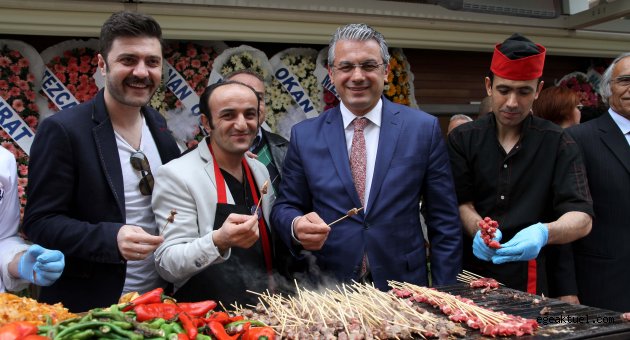 Değişmeyen lezzetin adresi topçu restorant’ın, bostanlı şubesi açıldı