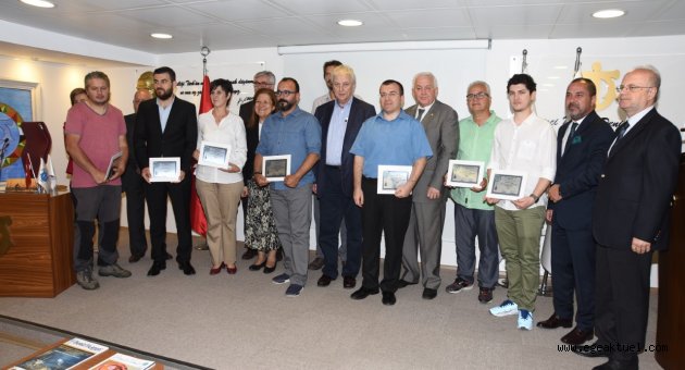 Denizci gazeteciler ödüllerini aldı