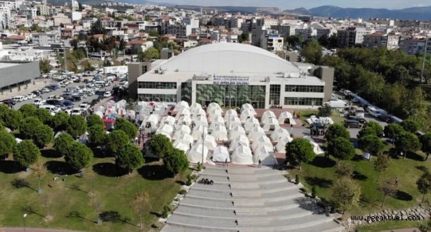 Deprem çadırları kaldırılıyor