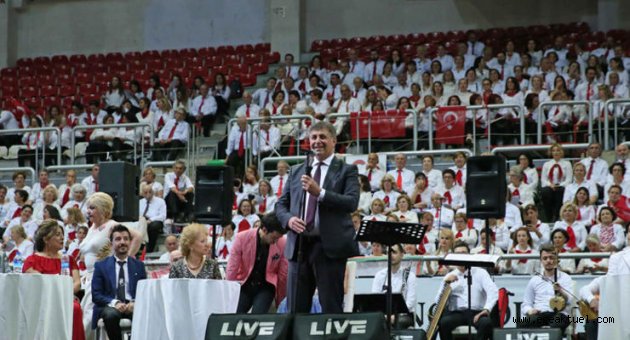 Dev koro bisikletsiz çocukları sevindirdi