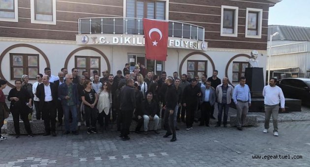 Dikili Belediyesi önünde arbede! Polis havaya ateş açtı...