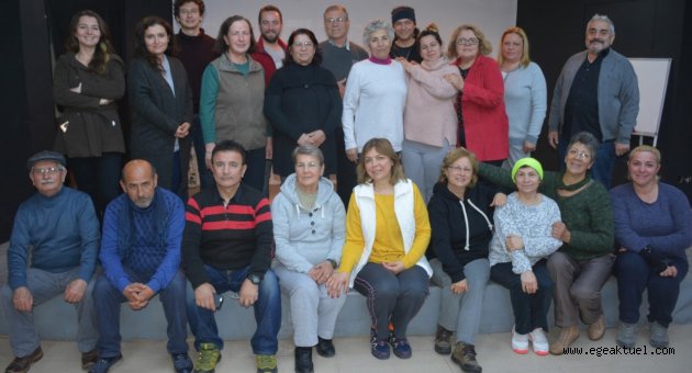 Dikili’de 7’den 70’e herkese tiyatro kursu