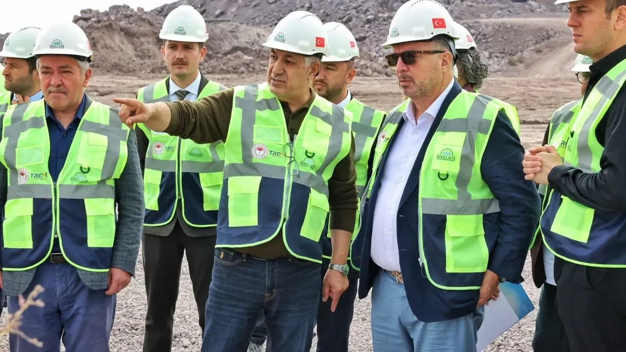 Dikili’de 74,2 milyon dolarlık tarım yatırımında yeni aşama: Dünya Bankası heyeti projeyi yerinde inceledi