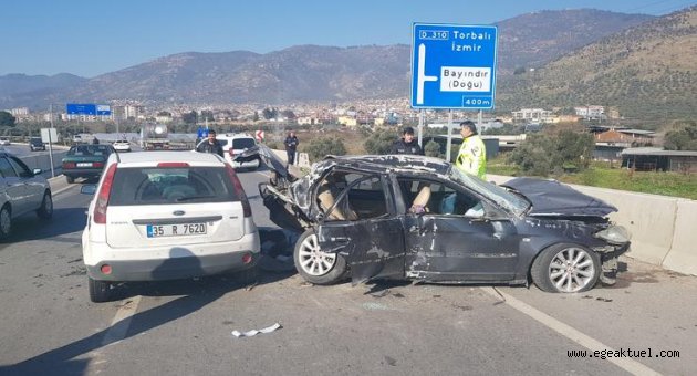 Dikkatsizlik kaza getirdi: 3'ü ağır 8 yaralı