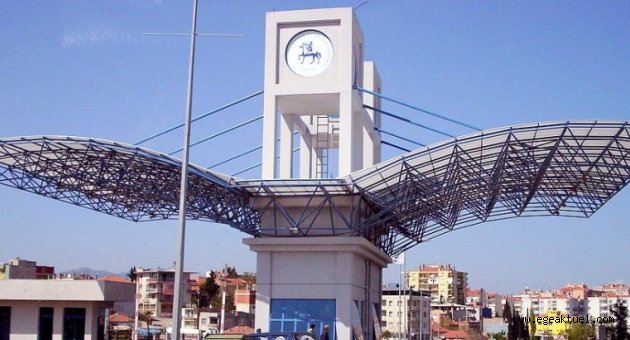 Dokuz Eylül Üniversitesi'ndeki eski akademisyenlere FETÖ gözaltısı