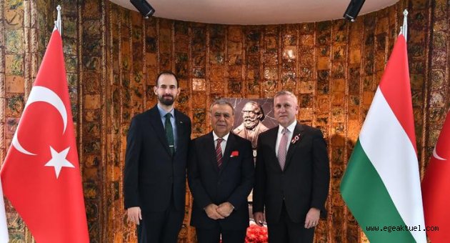 Dostluk pekişti