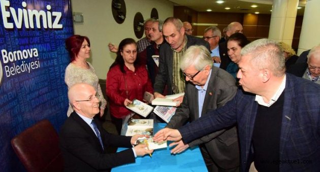 Dr. Keramettin Şar, söyleşi ve imza gününde Bornovalılar ile buluştu