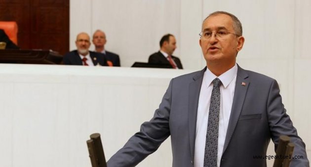 Dün övdüklerini bugün dövüyorlar