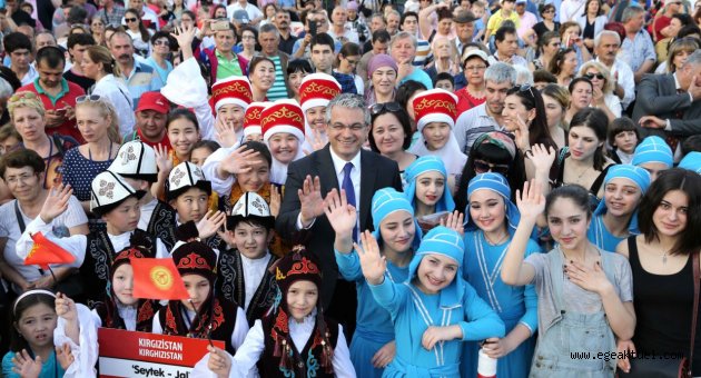  Dünya çocukları Karşıyaka’da buluşacak
