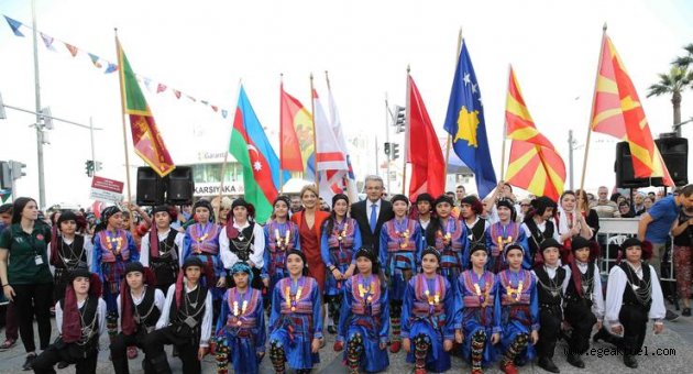 Dünya çocukları Karşıyaka’da buluştu