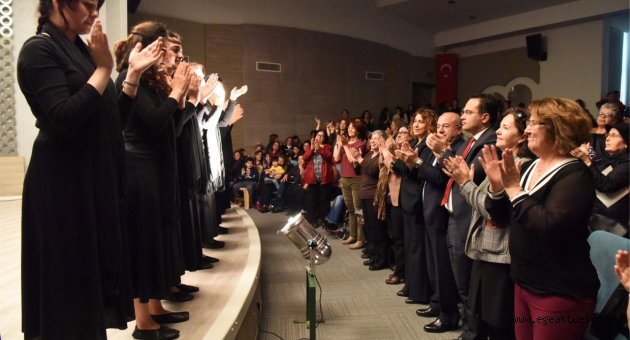   “Dünya’da İz Bırakan Kadınlar”  Bornova’da sahneye çıktı