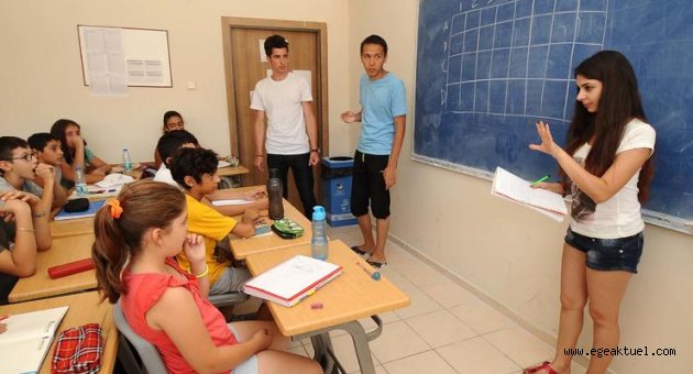 Dünya gençleri Karşıyakalı öğrencilerle buluşacak